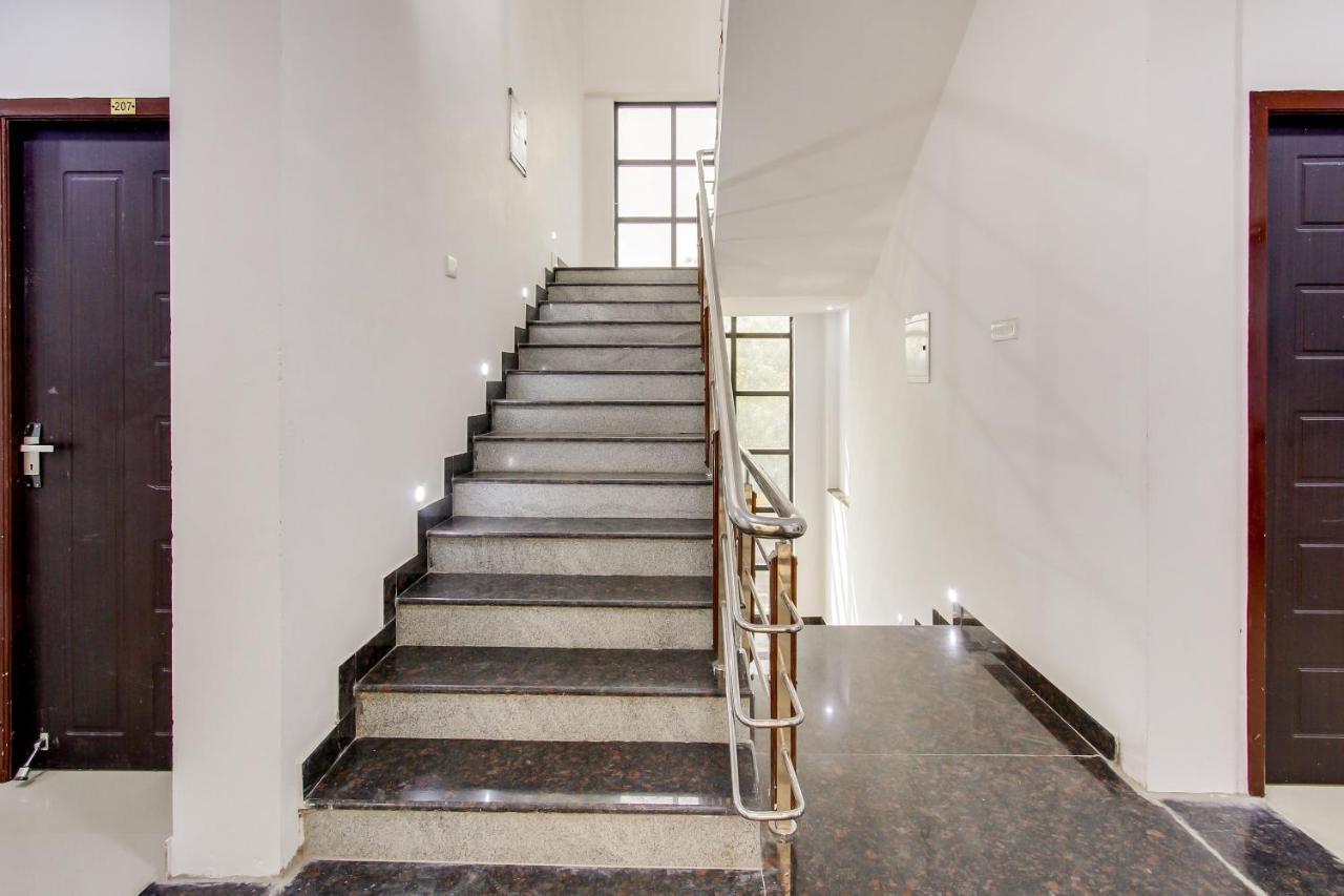 库姆巴科纳姆 Oyo 69625 Mayuraa Residency酒店 外观 照片